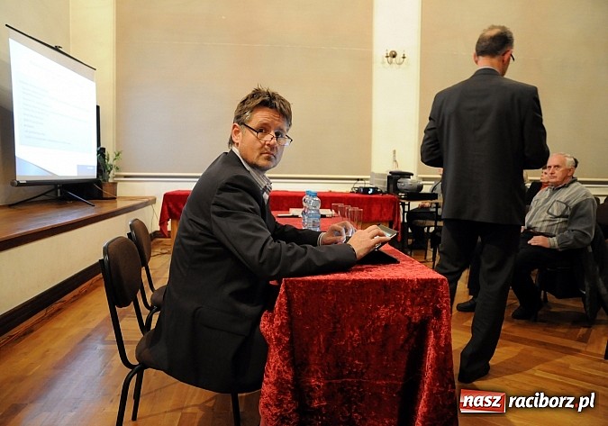 Zdjęcie w galerii na portalu naszraciborz.pl: Tunel przy kebabie, czyli zbudujmy podziemne przejście pod placem Konstytucji 3 Maja wiadomości z regionu