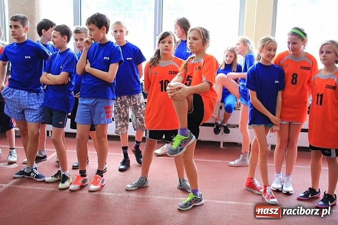 Zdjęcie w galerii na portalu naszraciborz.pl: Zimowe mistrzostwa lekkoatletyczne w ZSOMS wiadomości z regionu