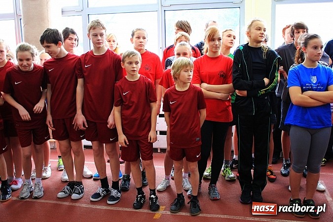 Zdjęcie w galerii na portalu naszraciborz.pl: Zimowe mistrzostwa lekkoatletyczne w ZSOMS wiadomości z regionu