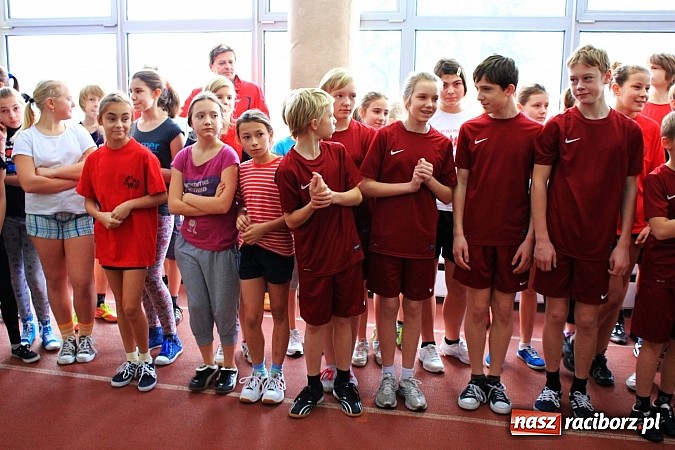 Zdjęcie w galerii na portalu naszraciborz.pl: Zimowe mistrzostwa lekkoatletyczne w ZSOMS wiadomości z regionu