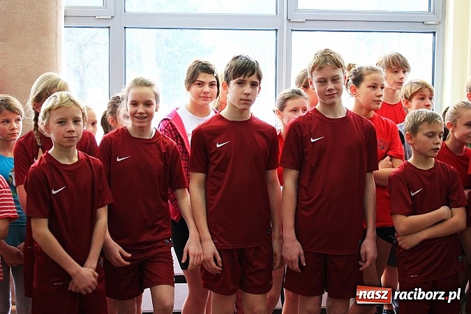 Zdjęcie w galerii na portalu naszraciborz.pl: Zimowe mistrzostwa lekkoatletyczne w ZSOMS wiadomości z regionu