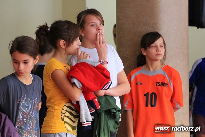 Zdjęcie w galerii na portalu naszraciborz.pl: Zimowe mistrzostwa lekkoatletyczne w ZSOMS wiadomości z regionu