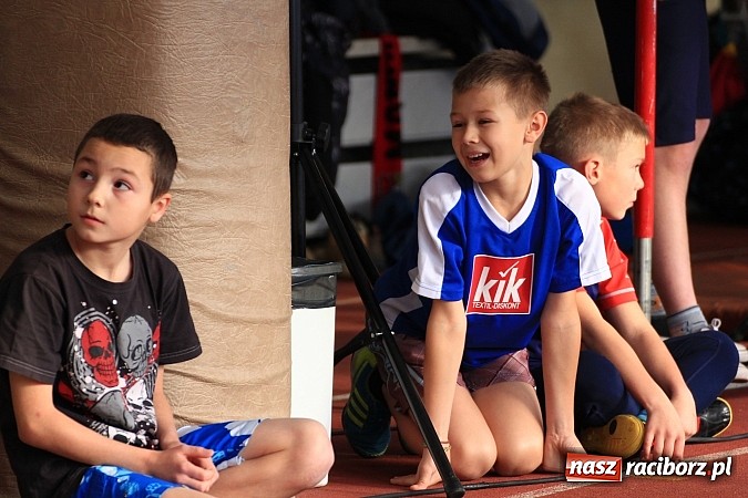 Zdjęcie w galerii na portalu naszraciborz.pl: Zimowe mistrzostwa lekkoatletyczne w ZSOMS wiadomości z regionu