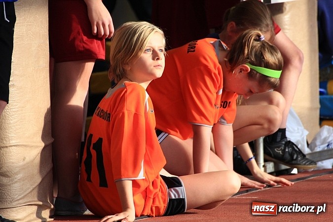 Zdjęcie w galerii na portalu naszraciborz.pl: Zimowe mistrzostwa lekkoatletyczne w ZSOMS wiadomości z regionu