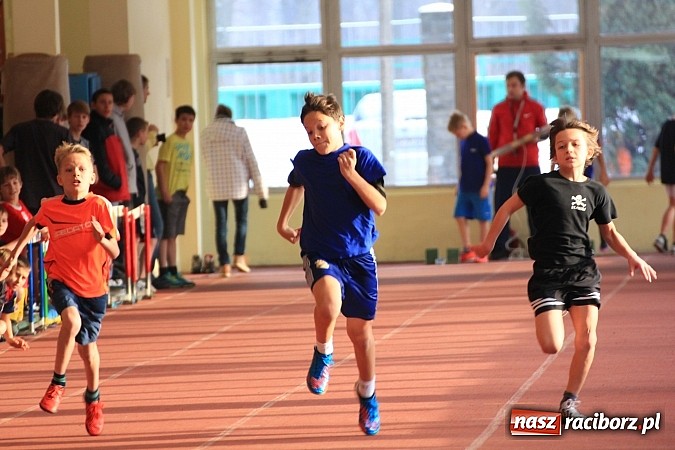 Zdjęcie w galerii na portalu naszraciborz.pl: Zimowe mistrzostwa lekkoatletyczne w ZSOMS wiadomości z regionu