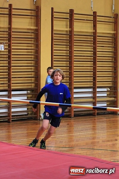 Zdjęcie w galerii na portalu naszraciborz.pl: Zimowe mistrzostwa lekkoatletyczne w ZSOMS wiadomości z regionu
