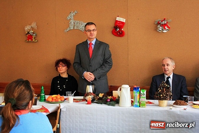 Zdjęcie w galerii na portalu naszraciborz.pl: Święta u Rumcajsa, czyli wigilia bohemistów wiadomości z regionu