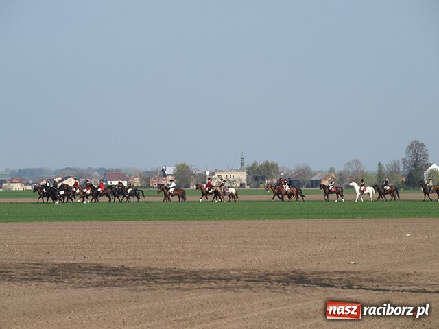 Zdjęcie w galerii na portalu naszraciborz.pl: Procesja gigant wiadomości z regionu