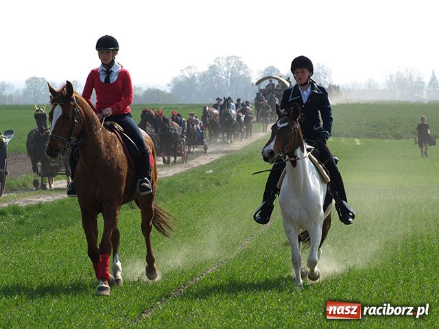 Zdjęcie w galerii na portalu naszraciborz.pl: Procesja gigant wiadomości z regionu