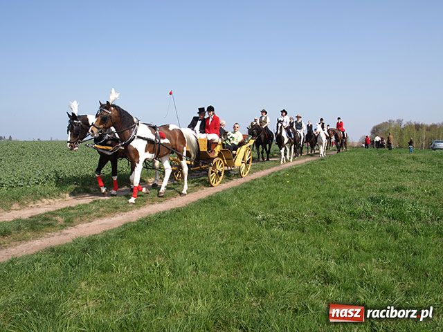 Zdjęcie w galerii na portalu naszraciborz.pl: Procesja gigant wiadomości z regionu