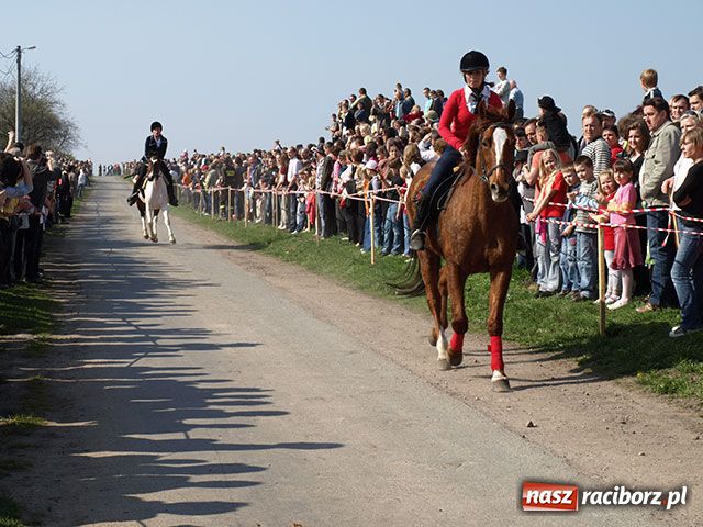 Zdjęcie w galerii na portalu naszraciborz.pl: Procesja gigant wiadomości z regionu