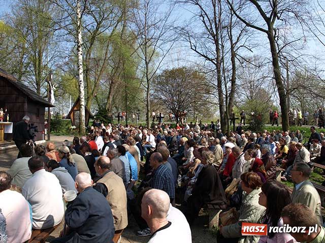 Zdjęcie w galerii na portalu naszraciborz.pl: Procesja gigant wiadomości z regionu