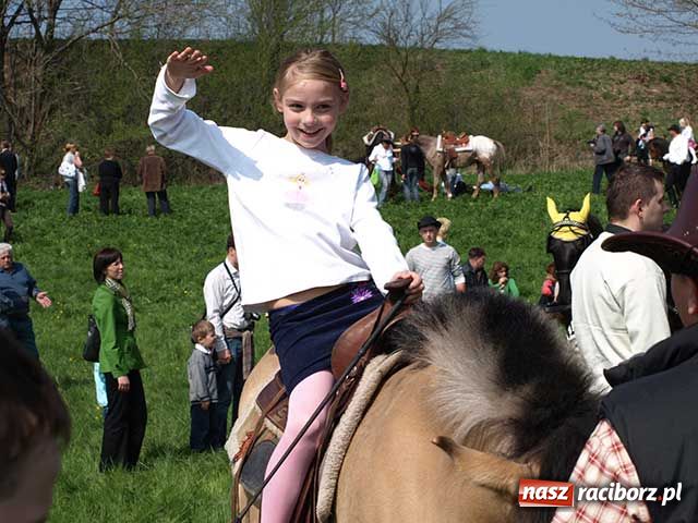 Zdjęcie w galerii na portalu naszraciborz.pl: Procesja gigant wiadomości z regionu