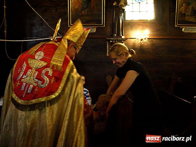 Zdjęcie w galerii na portalu naszraciborz.pl: Procesja gigant wiadomości z regionu