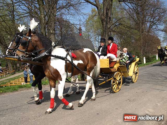 Zdjęcie w galerii na portalu naszraciborz.pl: Procesja gigant wiadomości z regionu