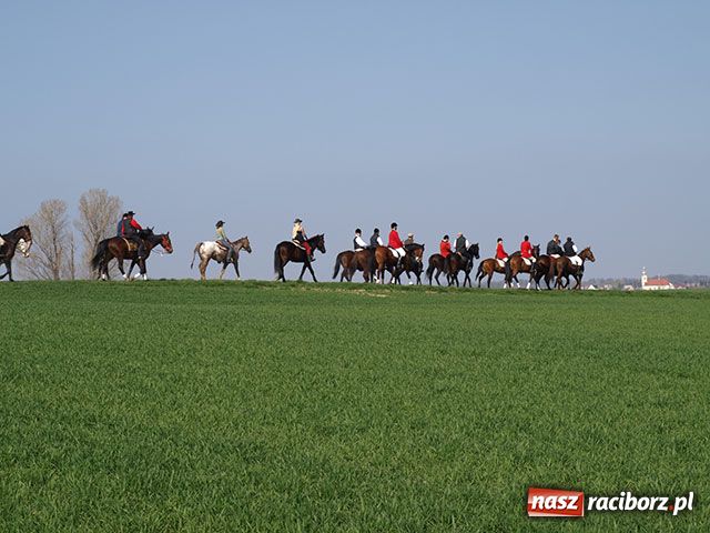 Zdjęcie w galerii na portalu naszraciborz.pl: Procesja gigant wiadomości z regionu