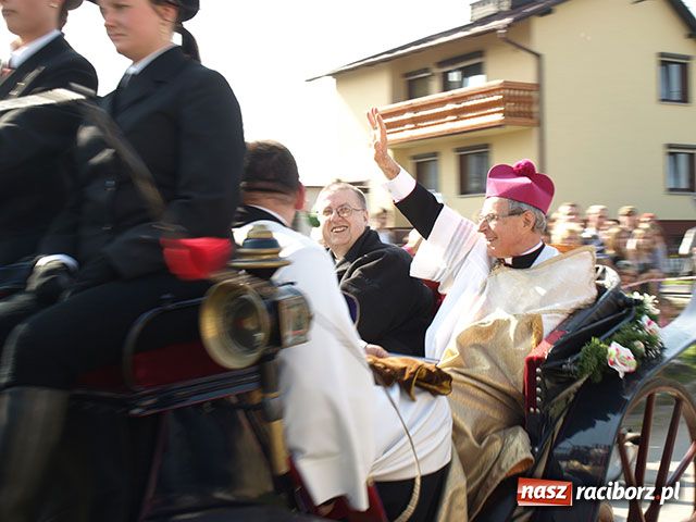 Zdjęcie w galerii na portalu naszraciborz.pl: Procesja gigant wiadomości z regionu
