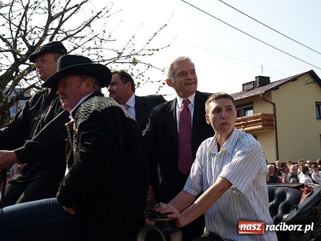 Zdjęcie w galerii na portalu naszraciborz.pl: Procesja gigant wiadomości z regionu