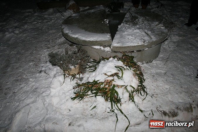 Zdjęcie w galerii na portalu naszraciborz.pl: Tragedia w Krowiarkach. Nie żyje 49-latek. Wpadł do studni wiadomości z regionu