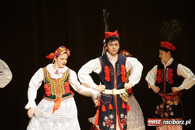 Zdjęcie w galerii na portalu naszraciborz.pl: Taneczny prezent dla rodziców wiadomości z regionu