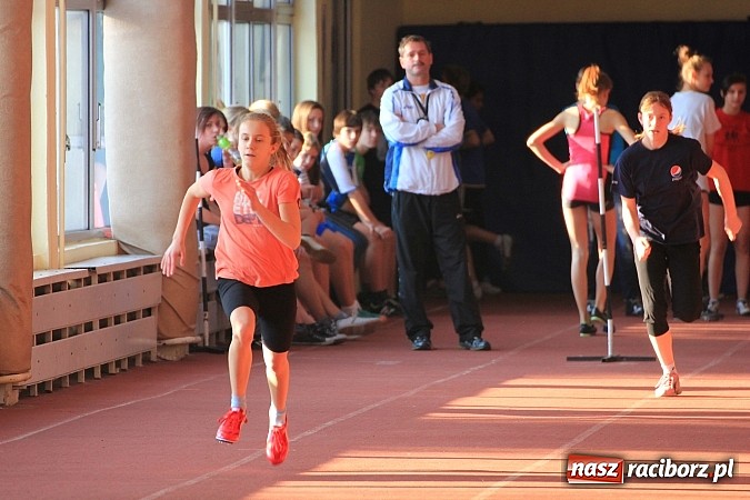 Zdjęcie w galerii na portalu naszraciborz.pl: Gimnazjaliści rywalizowali w ZSOMS wiadomości z regionu