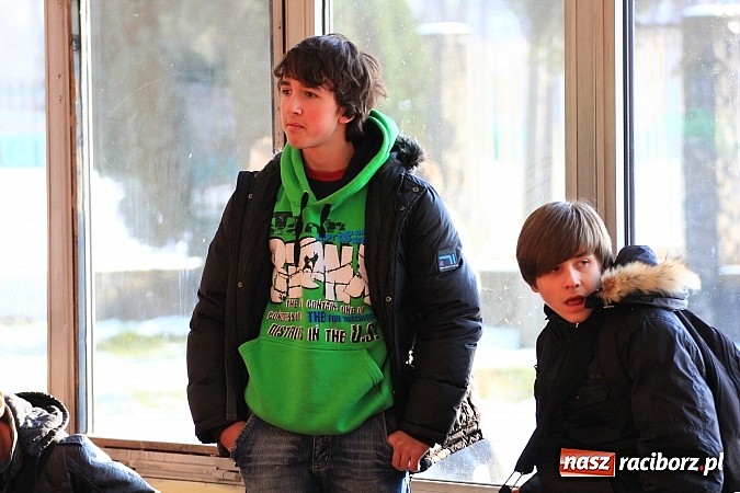 Zdjęcie w galerii na portalu naszraciborz.pl: Gimnazjaliści rywalizowali w ZSOMS wiadomości z regionu