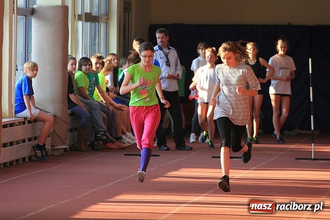 Zdjęcie w galerii na portalu naszraciborz.pl: Gimnazjaliści rywalizowali w ZSOMS wiadomości z regionu