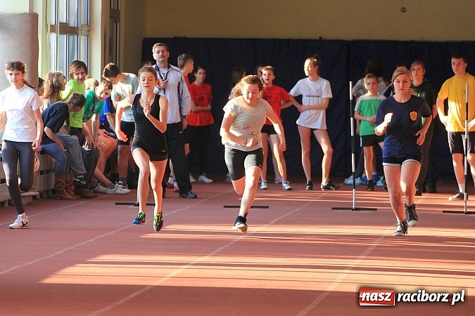 Zdjęcie w galerii na portalu naszraciborz.pl: Gimnazjaliści rywalizowali w ZSOMS wiadomości z regionu