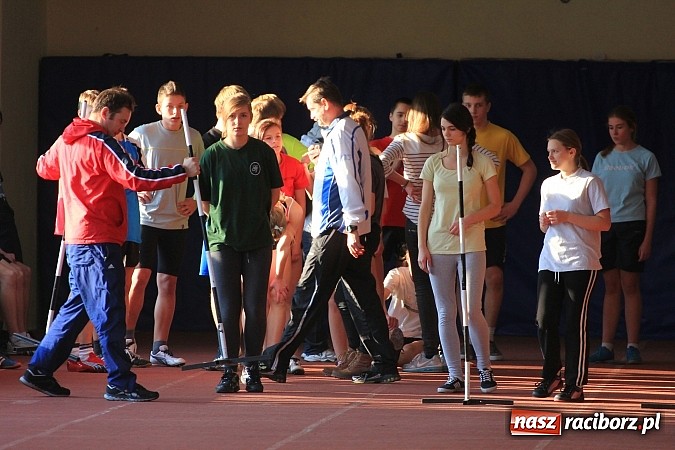 Zdjęcie w galerii na portalu naszraciborz.pl: Gimnazjaliści rywalizowali w ZSOMS wiadomości z regionu