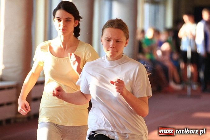 Zdjęcie w galerii na portalu naszraciborz.pl: Gimnazjaliści rywalizowali w ZSOMS wiadomości z regionu
