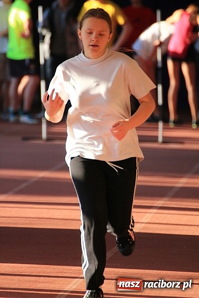 Zdjęcie w galerii na portalu naszraciborz.pl: Gimnazjaliści rywalizowali w ZSOMS wiadomości z regionu