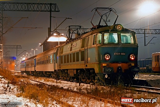 Zdjęcie w galerii na portalu naszraciborz.pl: Czytelnik informuje: kolej wzmocniła składy na trasie Chałupki-Racibórz wiadomości z regionu