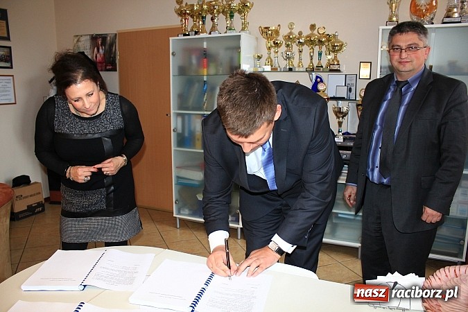 Zdjęcie w galerii na portalu naszraciborz.pl: ZSOMS będzie miał nową halę! Niebawem ruszy budowa wiadomości z regionu