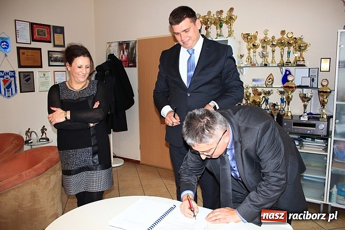 Zdjęcie w galerii na portalu naszraciborz.pl: ZSOMS będzie miał nową halę! Niebawem ruszy budowa wiadomości z regionu