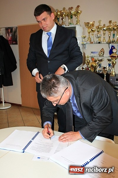 Zdjęcie w galerii na portalu naszraciborz.pl: ZSOMS będzie miał nową halę! Niebawem ruszy budowa wiadomości z regionu