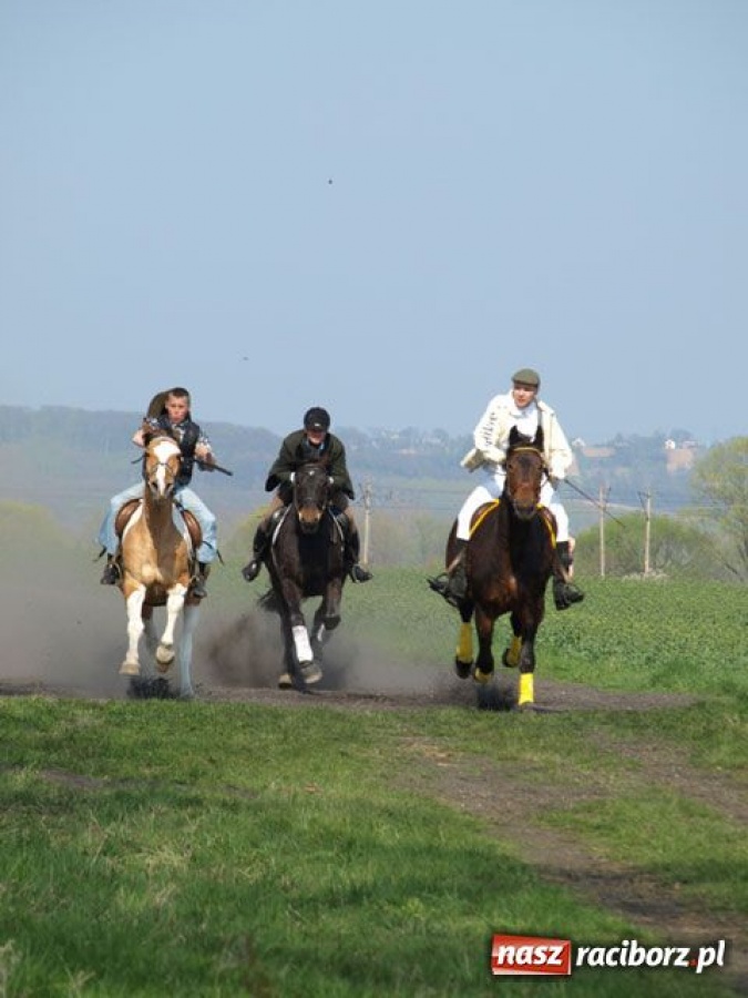 Zdjęcie w galerii na portalu naszraciborz.pl: Bieńkowicki obchód pól wiadomości z regionu