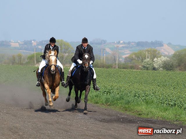 Zdjęcie w galerii na portalu naszraciborz.pl: Bieńkowicki obchód pól wiadomości z regionu