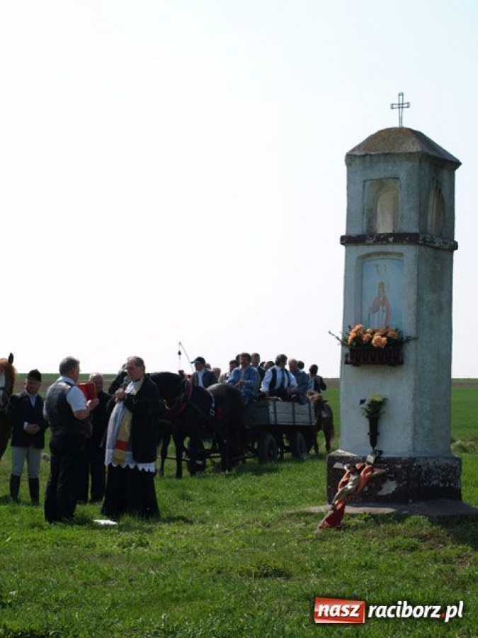 Zdjęcie w galerii na portalu naszraciborz.pl: Bieńkowicki obchód pól wiadomości z regionu