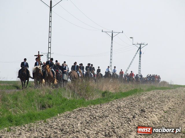 Zdjęcie w galerii na portalu naszraciborz.pl: Bieńkowicki obchód pól wiadomości z regionu