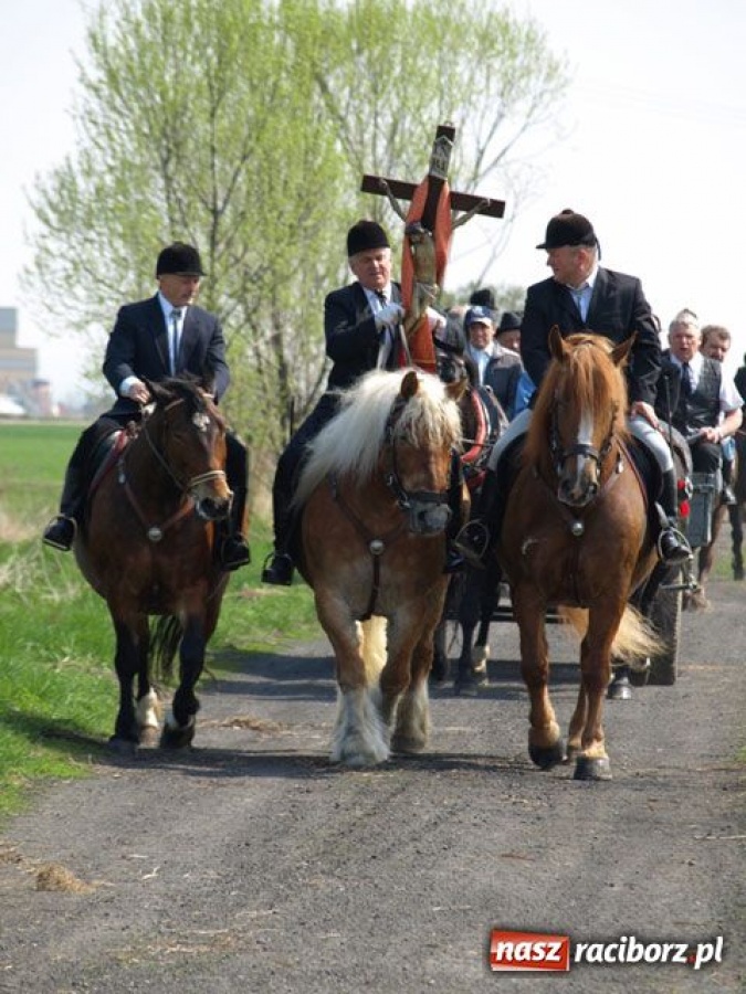 Zdjęcie w galerii na portalu naszraciborz.pl: Bieńkowicki obchód pól wiadomości z regionu