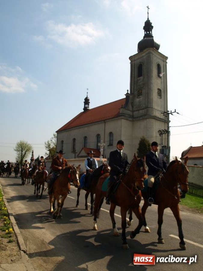 Zdjęcie w galerii na portalu naszraciborz.pl: Bieńkowicki obchód pól wiadomości z regionu