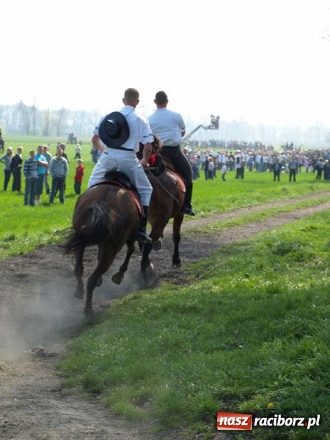 Zdjęcie w galerii na portalu naszraciborz.pl: Bieńkowicki obchód pól wiadomości z regionu