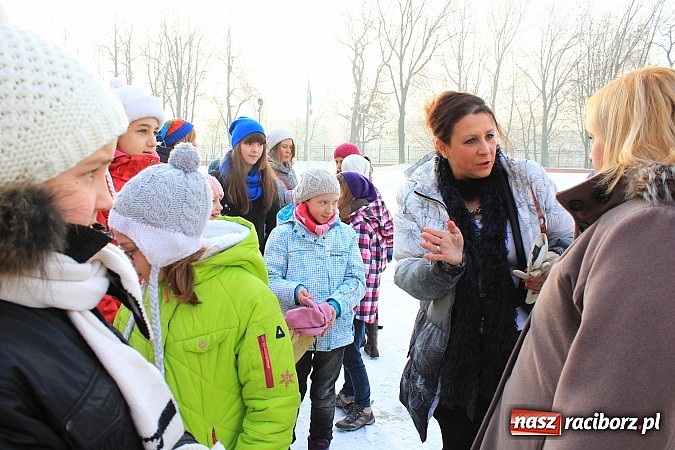 Zdjęcie w galerii na portalu naszraciborz.pl: Młodzi Rosjanie zwiedzili raciborski zamek wiadomości z regionu