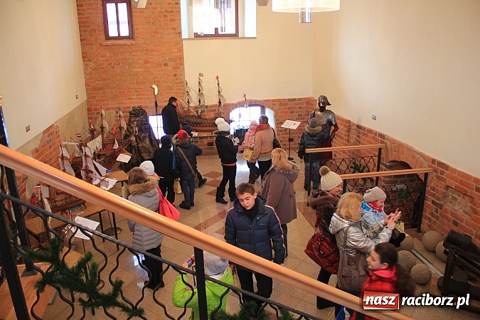 Zdjęcie w galerii na portalu naszraciborz.pl: Młodzi Rosjanie zwiedzili raciborski zamek wiadomości z regionu