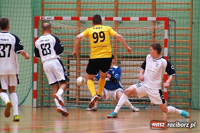 Zdjęcie w galerii na portalu naszraciborz.pl: Grad goli w piątkowych meczach wiadomości z regionu
