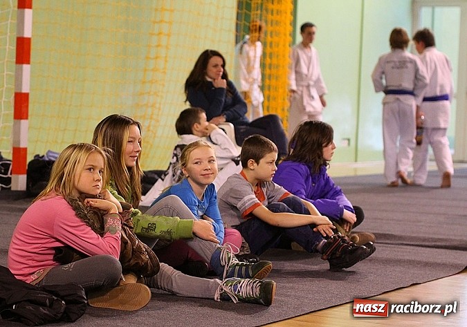 Zdjęcie w galerii na portalu naszraciborz.pl: Młodzi adepci jiu-jitsu walczyli na lidze dzieci i młodzieży w Kuźni Raciborskiej wiadomości z regionu
