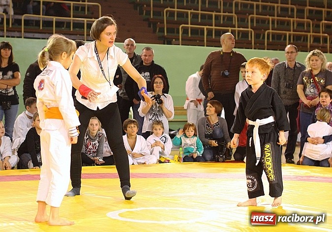 Zdjęcie w galerii na portalu naszraciborz.pl: Młodzi adepci jiu-jitsu walczyli na lidze dzieci i młodzieży w Kuźni Raciborskiej wiadomości z regionu