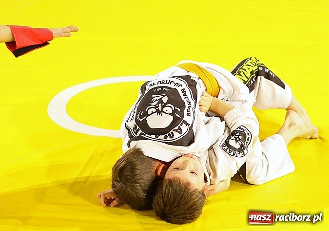 Zdjęcie w galerii na portalu naszraciborz.pl: Młodzi adepci jiu-jitsu walczyli na lidze dzieci i młodzieży w Kuźni Raciborskiej wiadomości z regionu