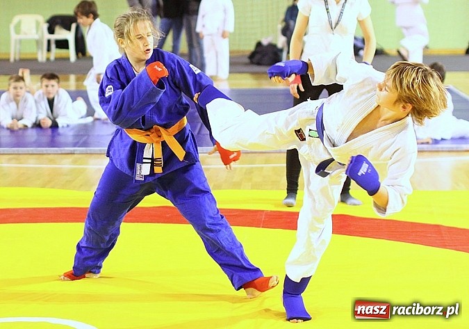 Zdjęcie w galerii na portalu naszraciborz.pl: Młodzi adepci jiu-jitsu walczyli na lidze dzieci i młodzieży w Kuźni Raciborskiej wiadomości z regionu