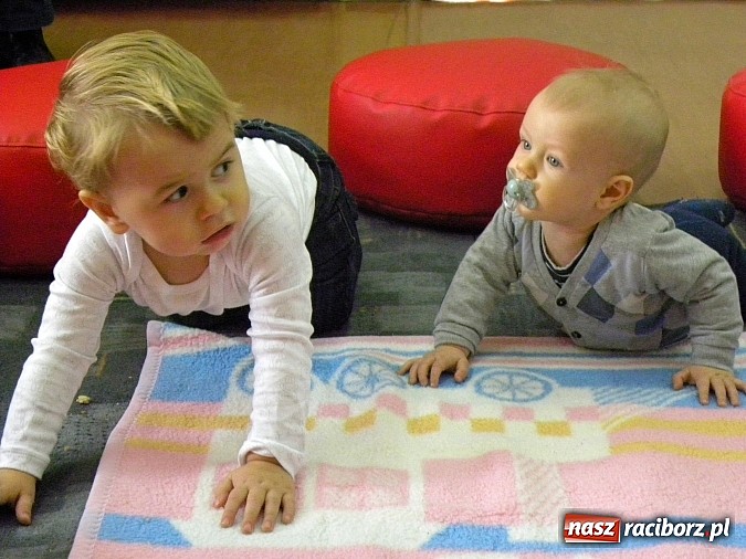 Zdjęcie w galerii na portalu naszraciborz.pl: Wierszyki-masażyki w raciborskiej bibliotece wiadomości z regionu